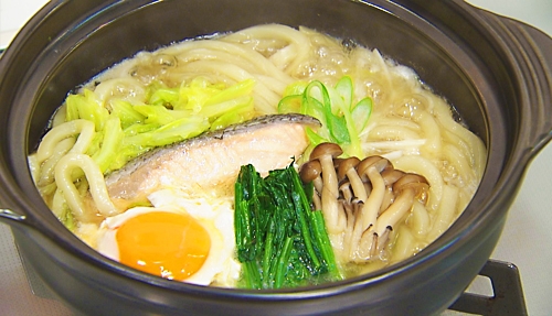 温か鍋焼きうどん