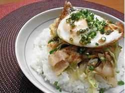 スタミナ肉野菜丼