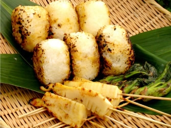 焼きおにぎりと山菜の 味噌焼き