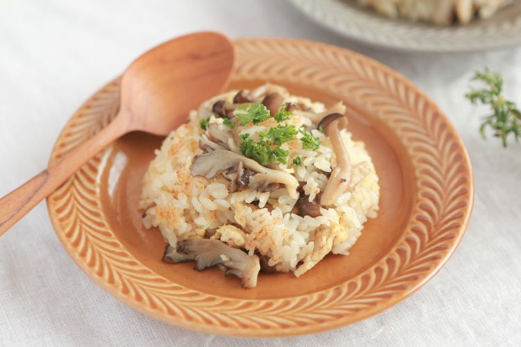 炊飯器で作るきのこの炊き込みピラフ